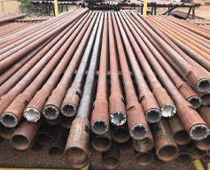 Floorhand Tripping Pipe